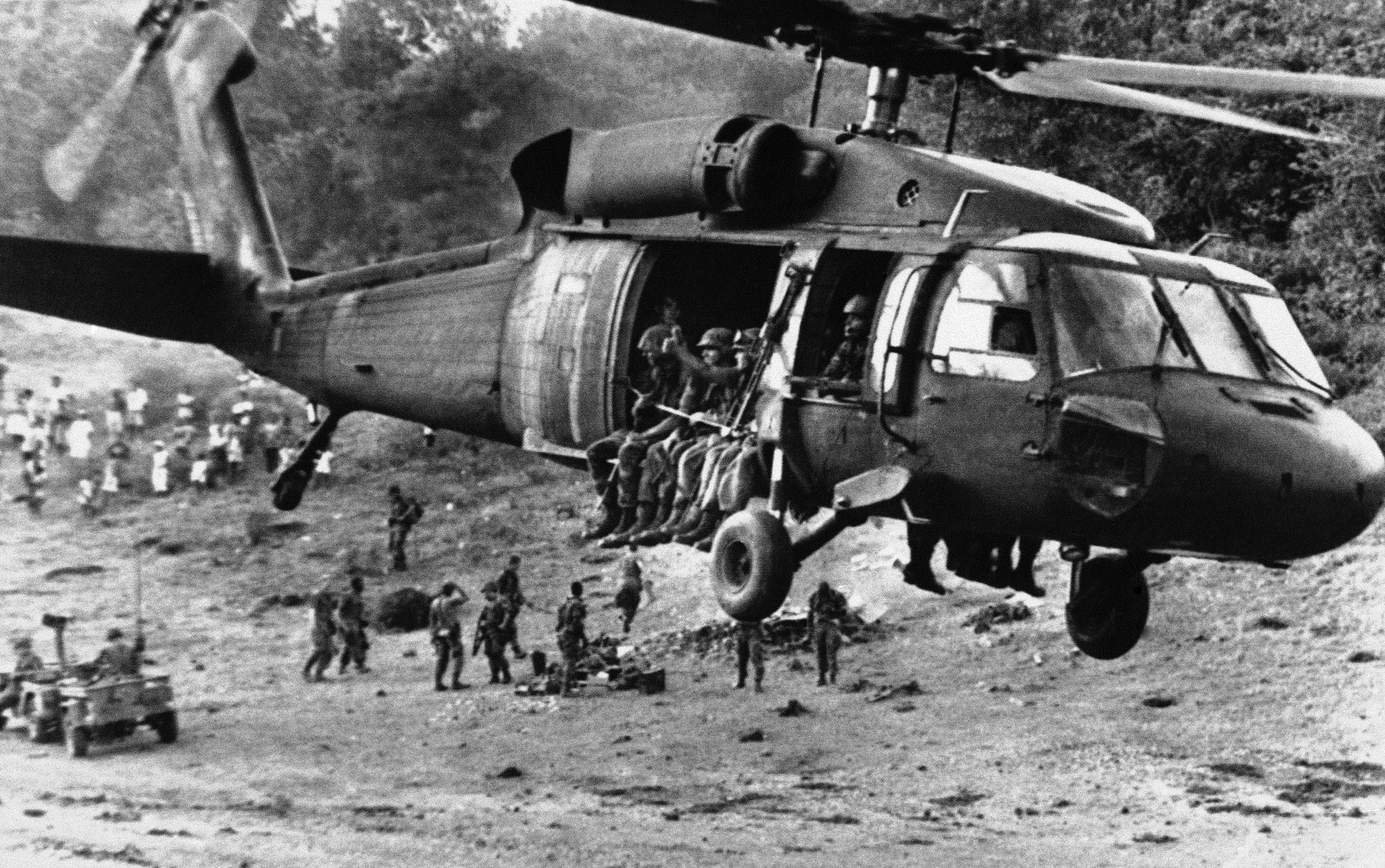 helicopter in Granada 1983